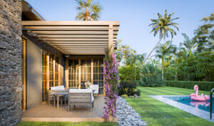 small-farm-house-deck-area-idea
